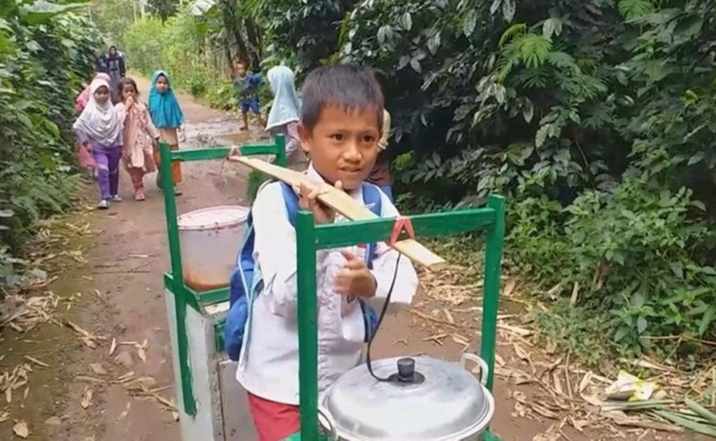 Sekolah Sambil Jualan Bakso