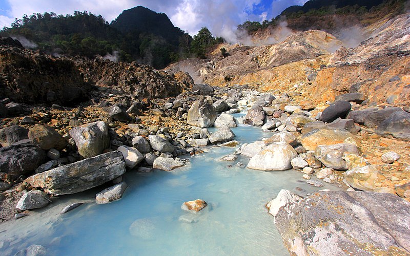 Kejadian Misterius di Gunung Salak