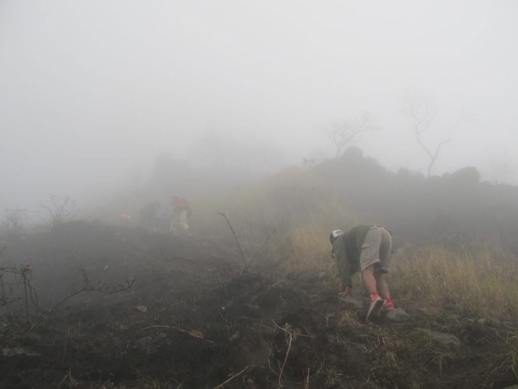 Kejadian Misterius di Gunung Salak