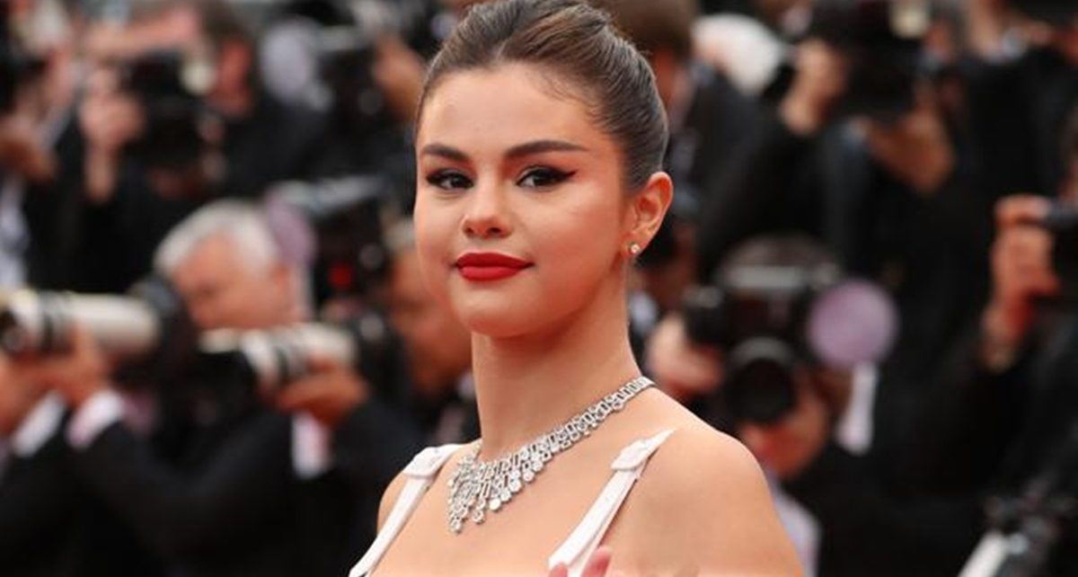 Menengok Isi Kulkas Selena Gomez Ada 12 Es Krim.