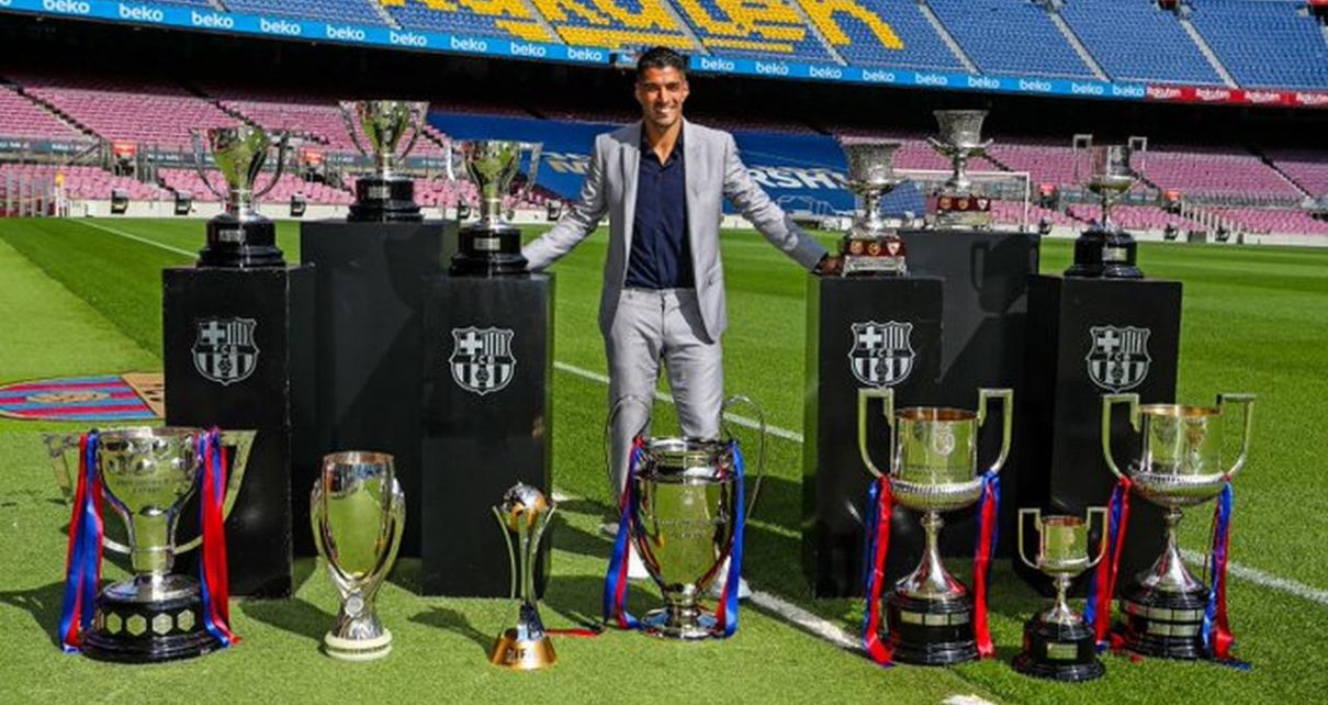 Luis Suarez Bercucuran Air Mata Saat Pamitan Dari Barcelona