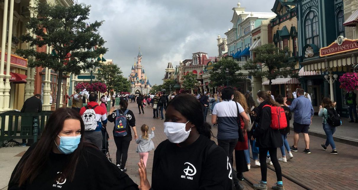 Mentri Kritik Disneyland Paris Karna Larang Ibu Menyusui