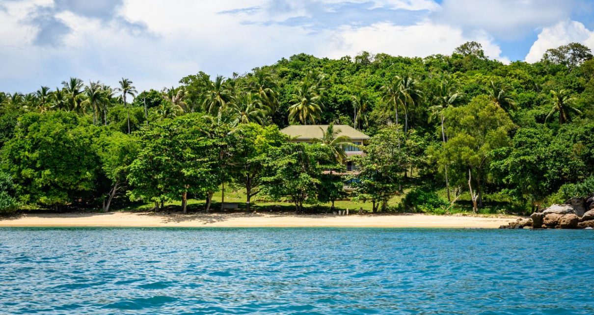 Sunscreen di Larang Saat Berada Pada Pantai Thailand